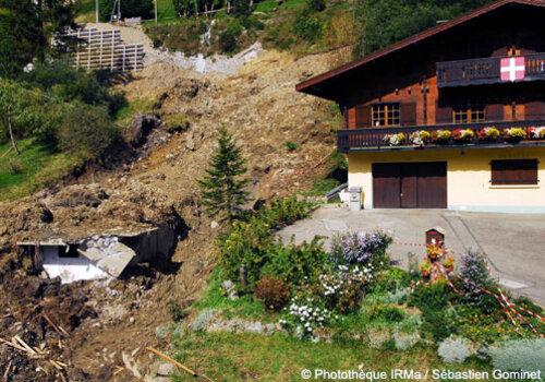 Un glissement de terrain à Châtel Photo d'un glissement de terrain à Châtel
