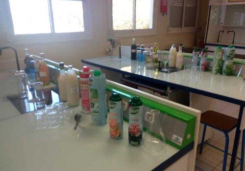 expériences de chimie au laboratoire