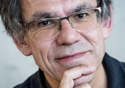 Alessandro MORBIDELLI Directeur de recherche au Centre National de la Recherche Scientifique CNRS Alessandro MORBIDELLI Directeur de recherche au Centre National de la Recherche Scientifique CNRS
