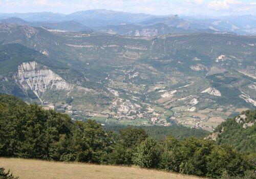 Photographie, vue sur le village de Barret sur Méouge