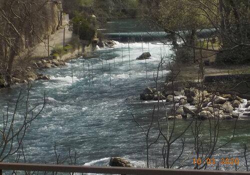 Fontaine de Vaucluse, photo prise par Garance (10 ans) lors d'une sortie sur le site