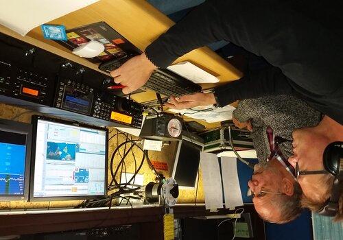 les radioamateurs a la pointe de la technique pour correspondre sans limites.