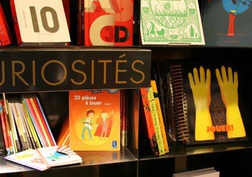 Rayonnages de la libraire les Modernes