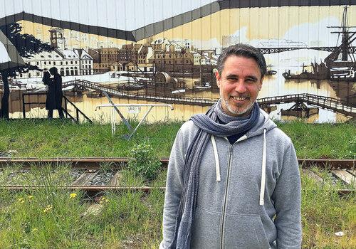 Le graffisme pour alerter sur la pollution de l'océan par les microplastiques. Pakone, artiste contemporain, ambassadeur brestois de la culture urbaine