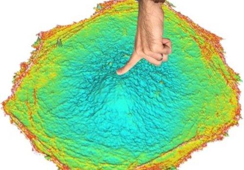 Quel est l’intérêt de la mécanique des cellules ? Nous allons présenter des nouvelles découvertes sur la mécanique des cellules et des tissus et nous allons donner une idée de la façon dont les propriétés nano-mécaniques des échantillons biologiques peuvent fournir un aperçu de nombreux processus physiologiques et pathologiques en utilisant la microscopie à force atomique. Quel est l’intérêt de la mécanique des cellules ?