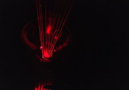 Faisceaux laser dans uns cellule multi-passages