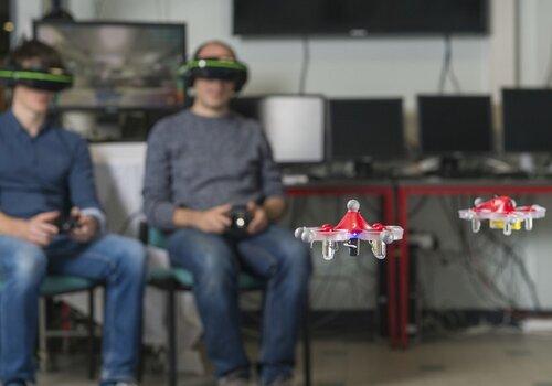 Drones pilotés en immersion © Cyril FRESILLON / GIPSA-lab / CNRS Photothèque