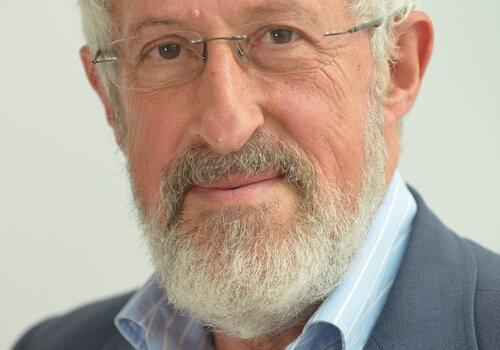 William Rostène - Directeur de recherche de classe exceptionnelle émérite à l’INSERM. Travaille actuellement à l’institut de la Vision à Paris