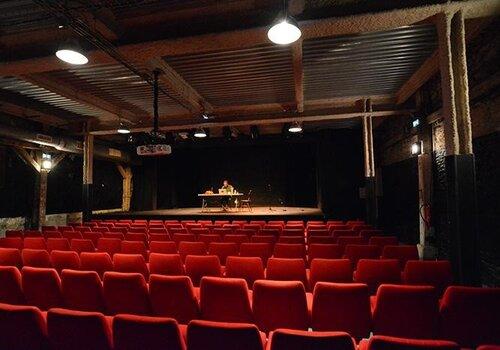 Théâtre de la Reine Blanche - Grande salle Théâtre de la Reine Blanche - Grande salle