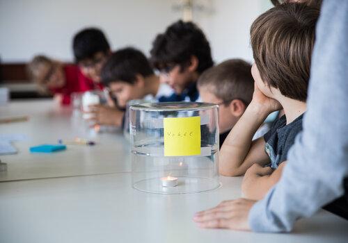 la Fête de la Science pour les scolaires à l'OVSQ Ateliers ou visites en fonction des niveaux scolaires et des jours réservés