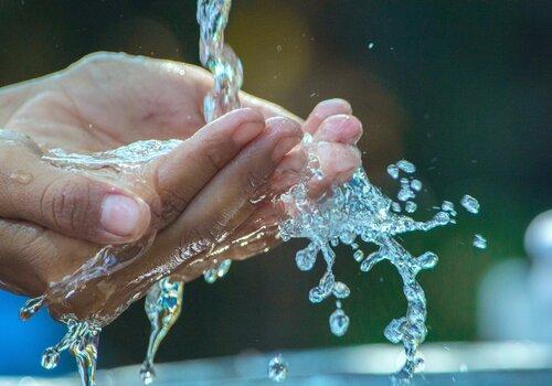 main eau main eau