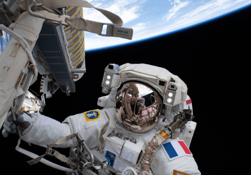 ATELIER SCIENTIFIQUE - La vie dans l'espace ATELIER SCIENTIFIQUE - La vie dans l'espace