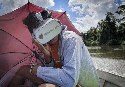 En réalité virtuelle, même sur le fleuve