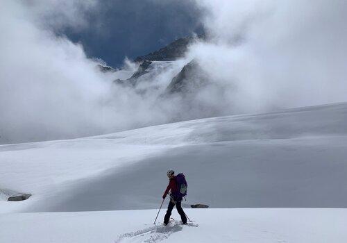 Ciné-Débat : protégeons les Alpes du réchauffement climatique ! Affiche du film "La Haute Route, au fil des glaciers"