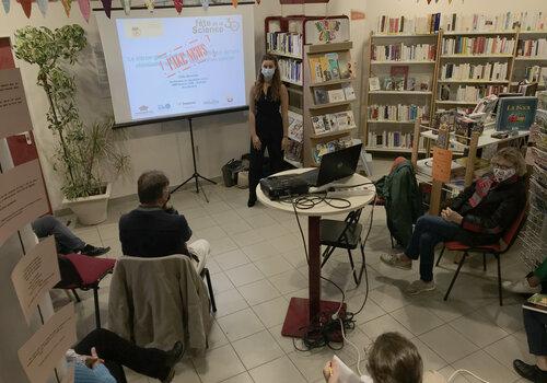 Rendez-vous avec un·e chercheur·se 2021 : Célia Brochen à la bibliothèque d'Amfréville Crédits photo : Le Dôme / Rendez-vous avec un·e chercheur·se 2021