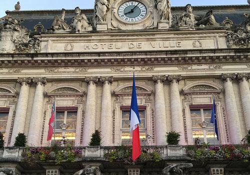 Photo Centre Sciences de l'entrée de l'hôtel de ville de Tours