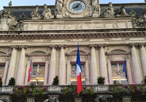 Photo Centre Sciences de l'entrée de l'hôtel de ville de Tours