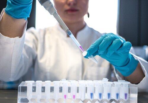Image scientifique et pipette