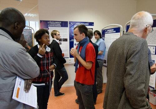 « La recherche en cosmologie à l'Institut d'astrophysique de Paris » Une photo prise dans l'exposition "La recherche en cosmologie" à l'Institut d'astrophysique de Paris