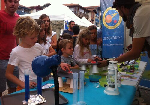 Stand dans le village sur le village 2019