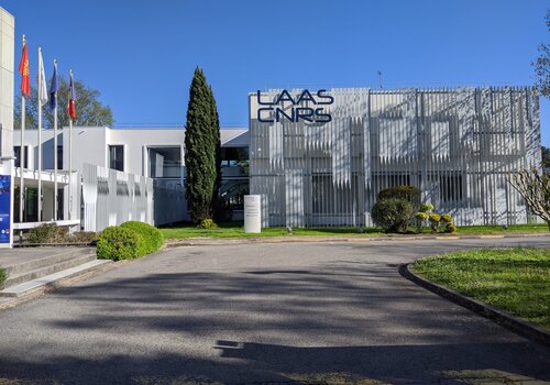 Entrée du LAAS-CNRS à Toulouse