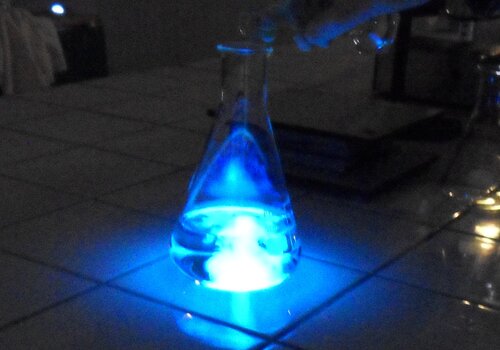 Changements de couleurs, création de lumière, modification de la matière