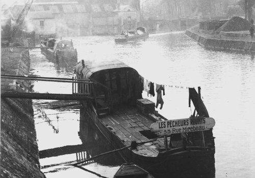 Vue du canal de Berry avec usine et écluse, 1934