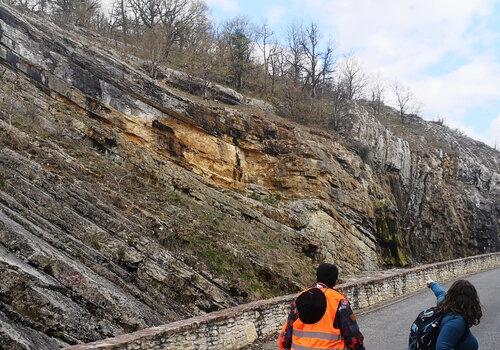 Failles et plissements dans les calcaires Failles et plissements dans les calcaires jurassiques près d'Autoire