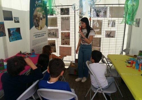 Animation jeune public sur le stand des Archives au Festival des Sciences de Marseille 2022