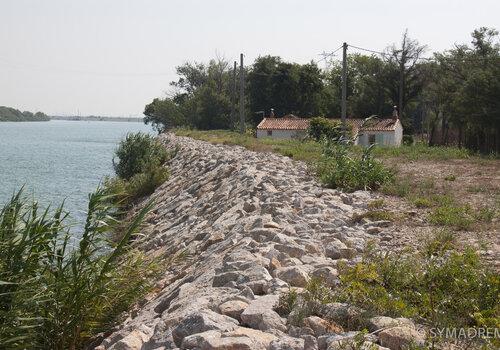 Image de digue Salin-de-Giraud