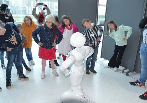 Cours de gym animé par notre robot Pepper