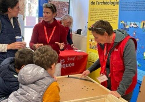 Archéomaquette Présentation de l'archéomaquette et dialogue avec les archéologues