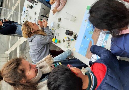 Les membres de l’association Juste 2.0°C proposent des ateliers de sensibilisation aux scolaires lors de divers événements : fêtes de la science, festivals, rencontres…