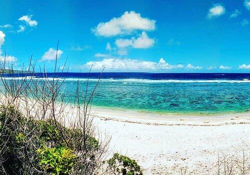 Plage et lagon de la pointe des chateaux