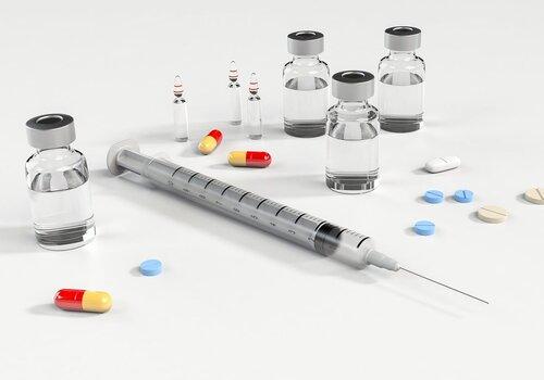 Seringue et médicaments