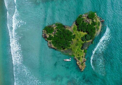 une île dans l'océan une île dans l'océan.jpg