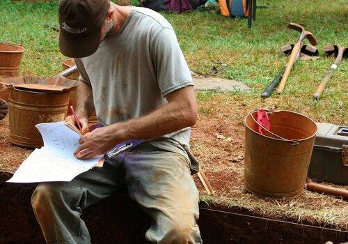 Fouille archéologique au laboratoire inrap
