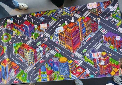Visuel du jeu Les pieds dans le tapis