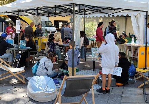Ideasbox d'Avignon Bibiothèques Adulte et enfants sur le stand de l'Ideasbox