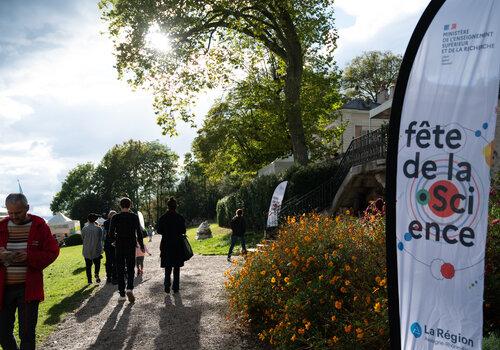 Village des sciences Pangloss Labs Village des sciences Pangloss Labs