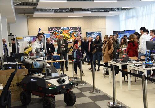 Plateau Robotique à l'Hub&Go : visite et démonstration