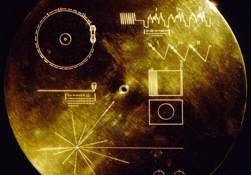 Le couvercle du Voyager Golden Record