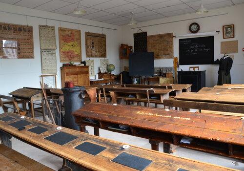 Salle de classe du musée de l'école de Chartres et d'Eure et Loir