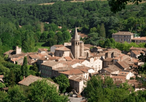 Monestiés, village d'accueil.