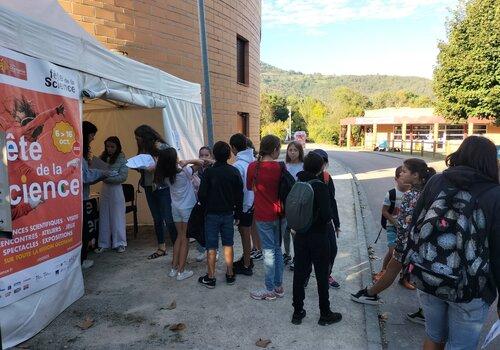 Arrivée au Village des sciences