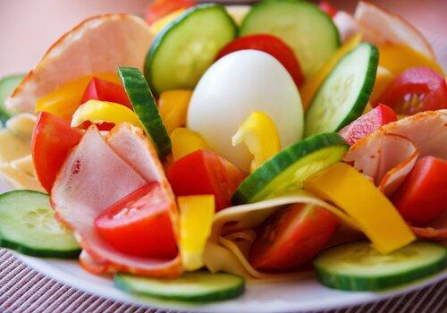 Food-salad-healthy-vegetables