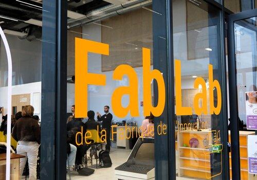 Entrée du Fab Lab de la Fabrique de l'innovation