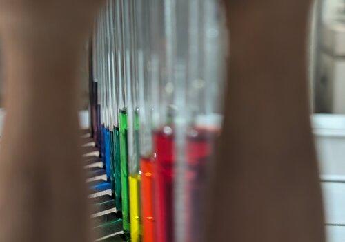 Tubes à essai colorés