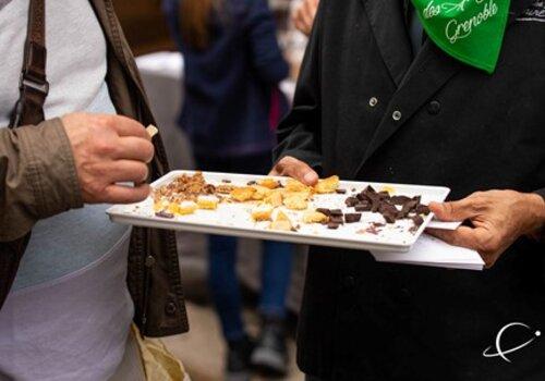 Les dégustations permettent d’explorer les saveurs, les textures et les perceptions alimentaires dans un contexte convivial et collectif.