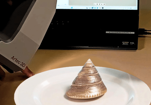 Pour mieux comprendre l'histoire des objets et des populations, le scanner 3D permet d'étudier ces objets tout en les préservant.